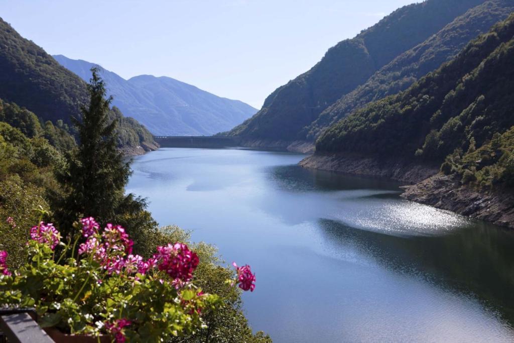 Hotel Al Lago Vogorno المظهر الخارجي الصورة